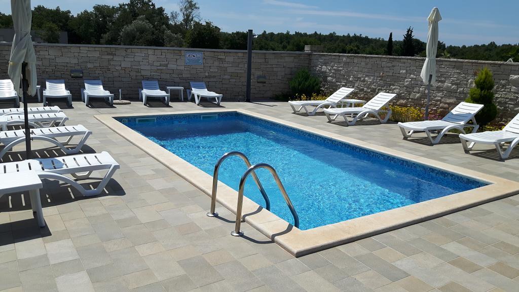 Apartments & Rooms Villa Adamovic Умаг Екстер'єр фото